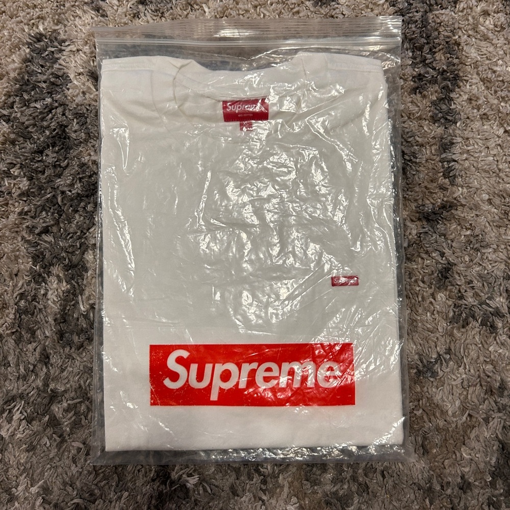 Supreme Small Bogo tee